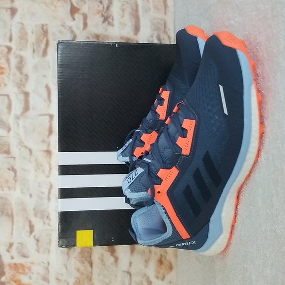 New adidas Terrex Agravic Flow Sneakers - Picture 1 of 9